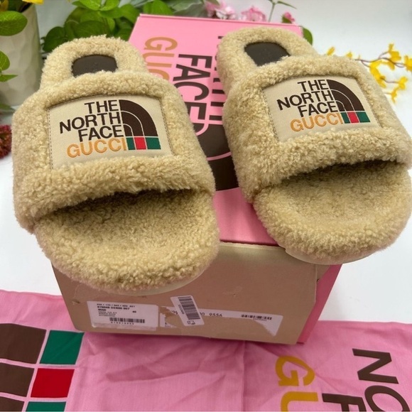 Women’s Gucci X north face Shearling slides size 40 made in Italy - Picture 2 of 9
